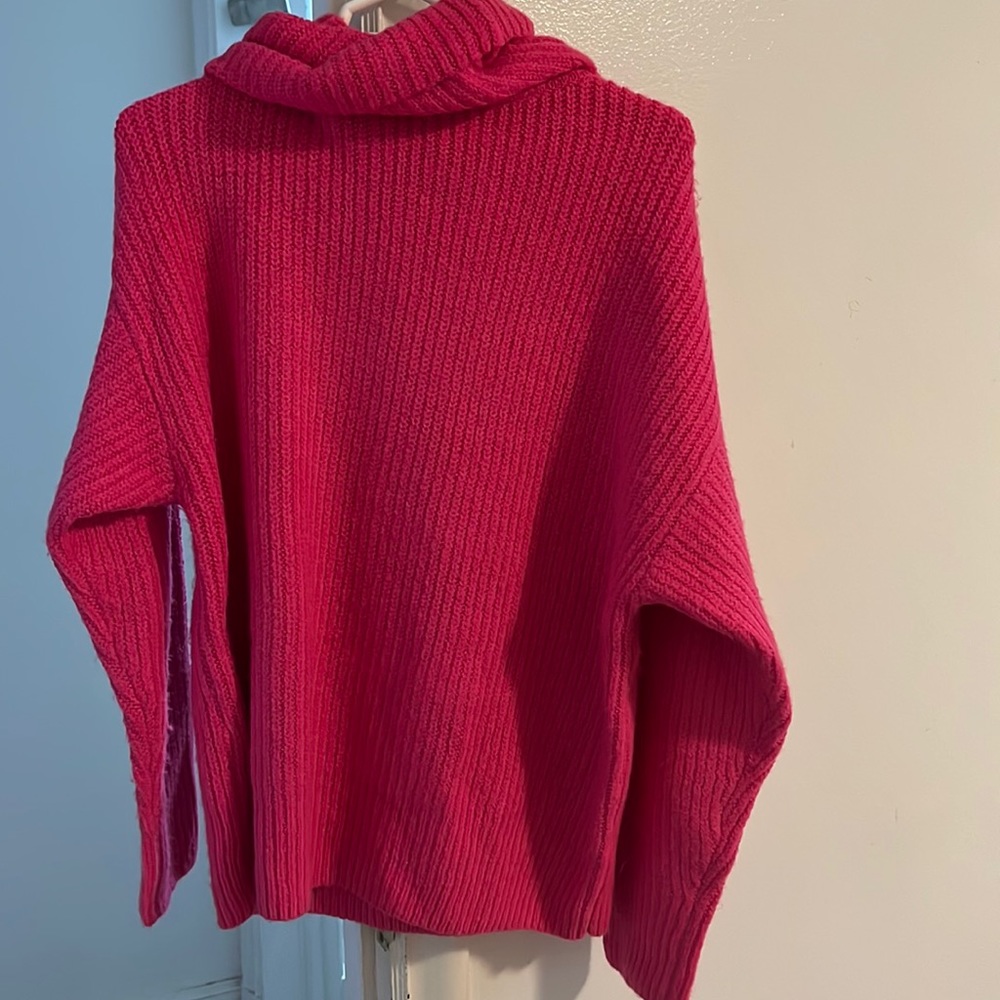 Barely worn turtleneck sweater from Forever 21 in a medium